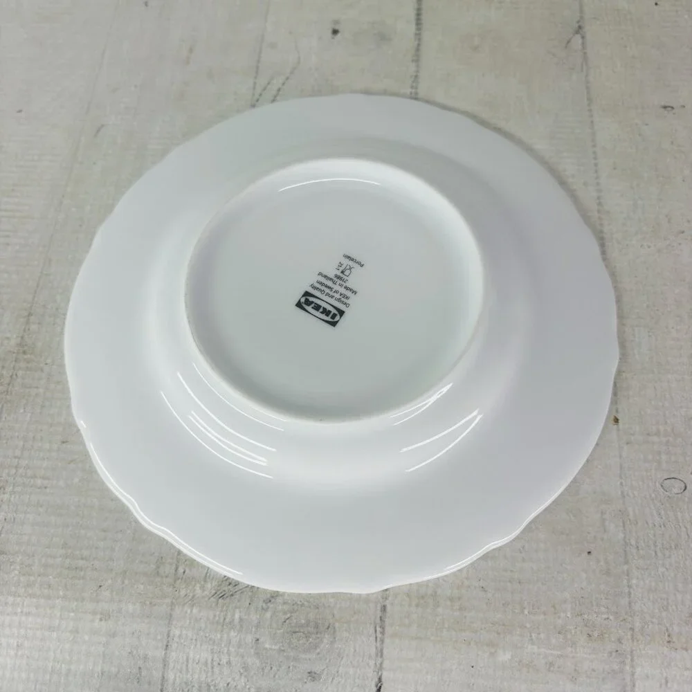 Ikea of Sweden UPPLAGA 21986 White Scalloped Porcelain Lunch Salad Plates Set 2